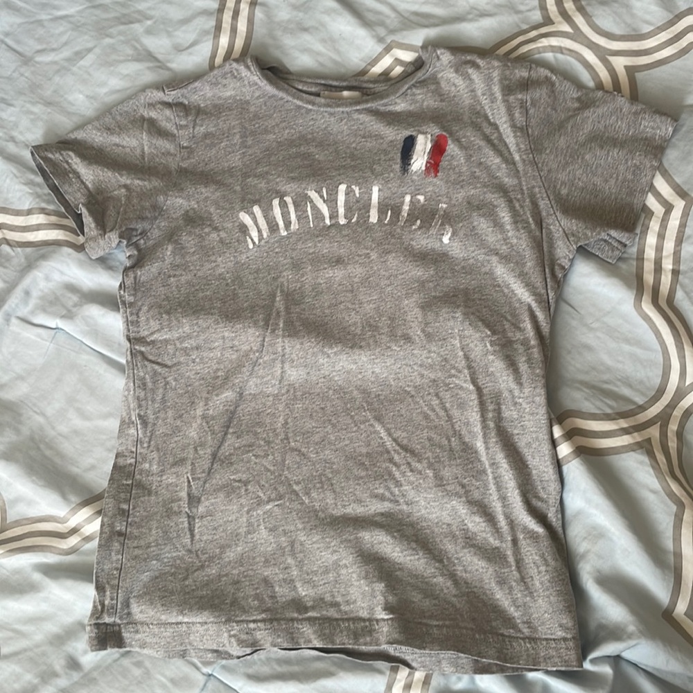 Moncler Boys tshirts sz 10